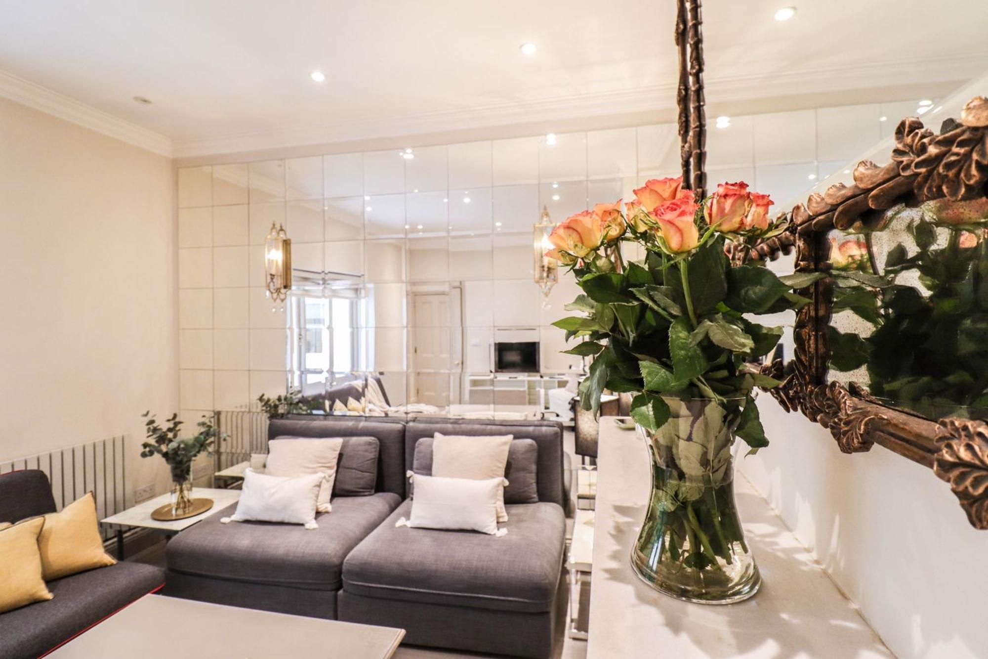 Elegant One-bedroom! Kensington Flat With Patio * London