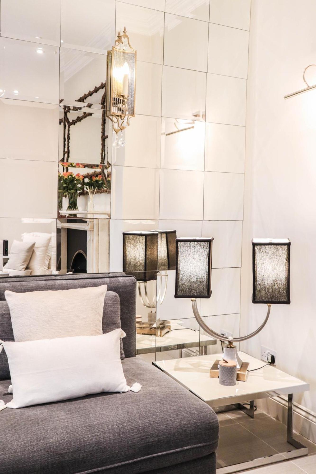 Elegant One-bedroom! Kensington Flat With Patio Apartment London