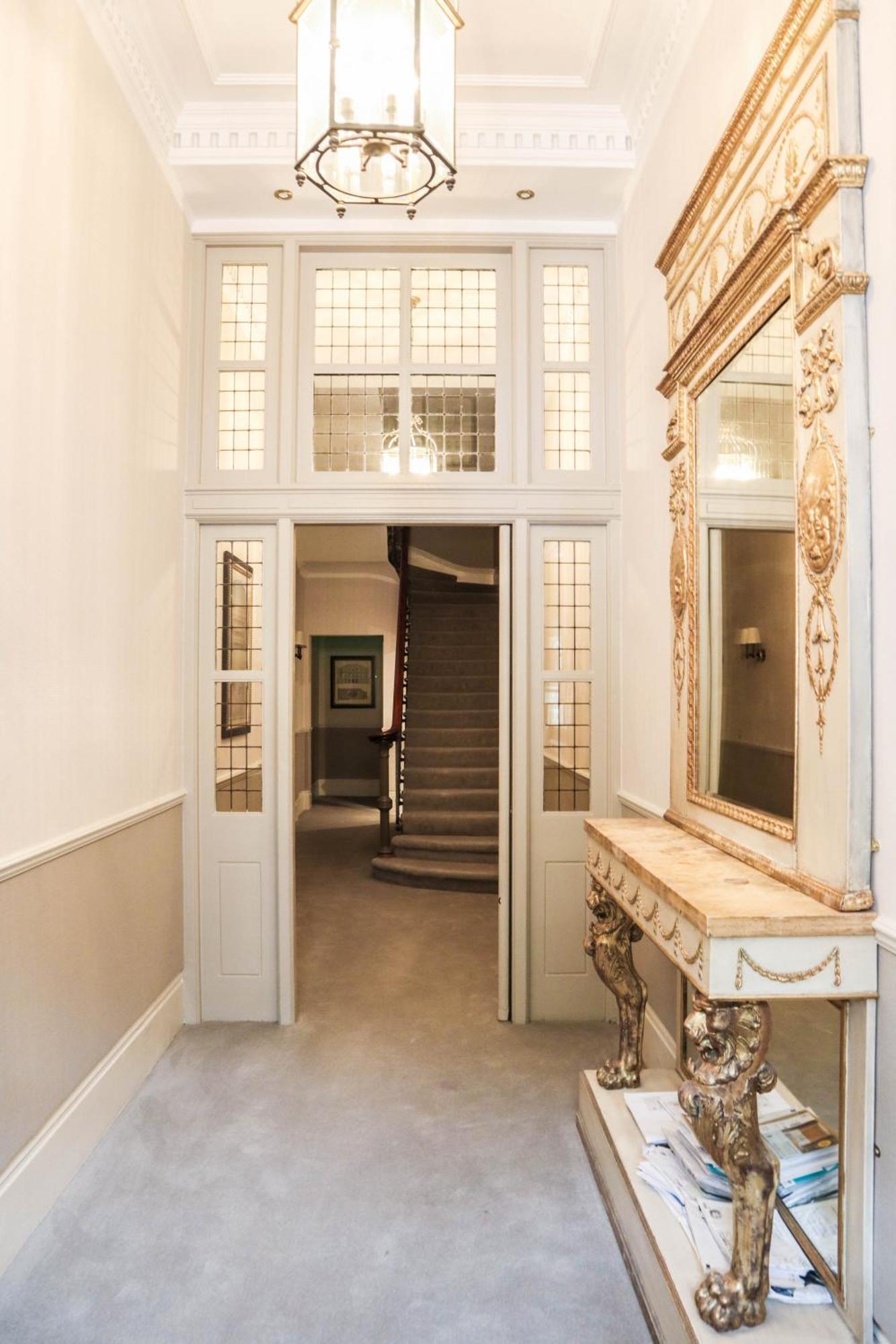 Elegant One-bedroom! Kensington Flat With Patio London